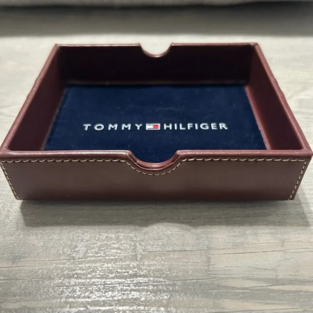 Tommy Hilfiger - NWOT Men's Dark Brown Trifold Leather Wallet & Valet